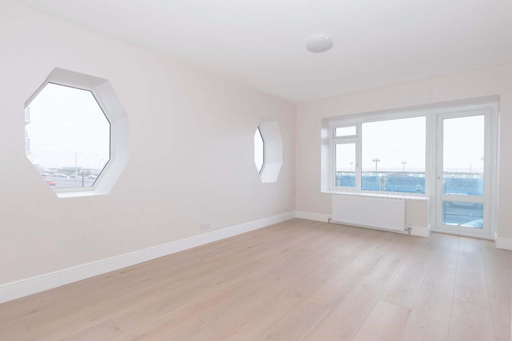 Property photo 3 of 14 Langdale_2.Jpg