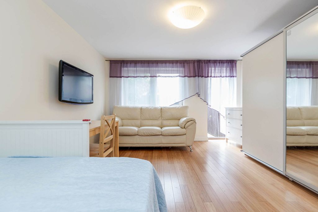 Property photo 2 of 29