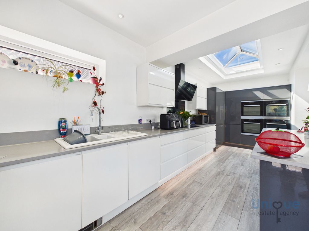 Property photo 3 of 54