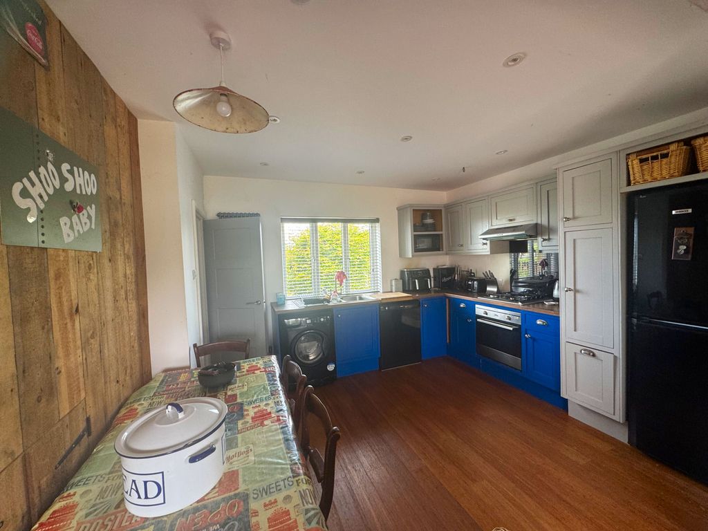 Property photo 3 of 24