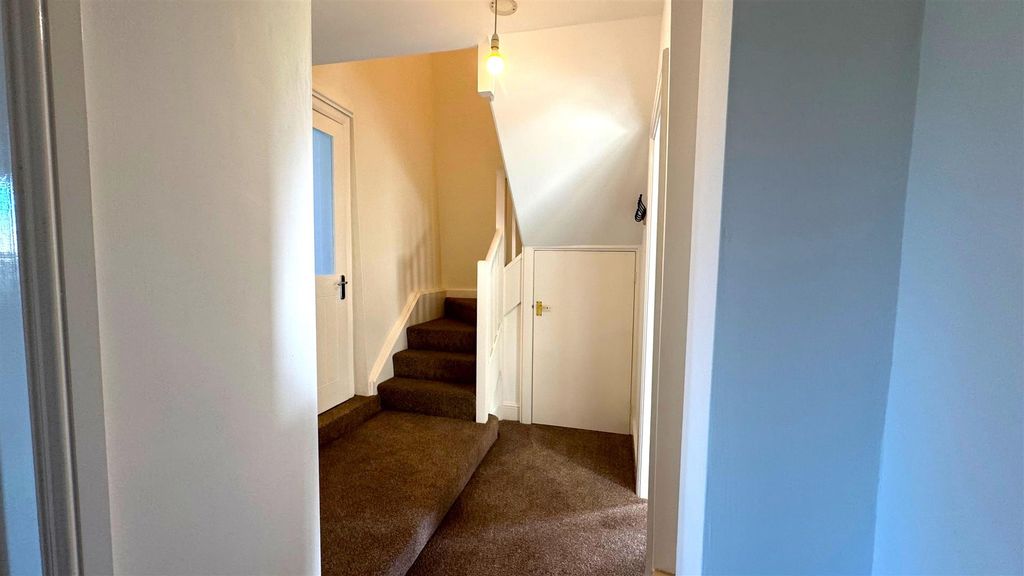 Property photo 2 of 18 Inner Hall (2).Jpg