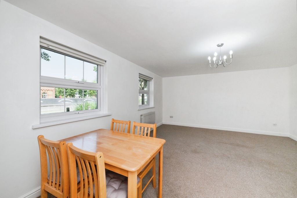 Property photo 2 of 10 Pbox-Img.Jpg