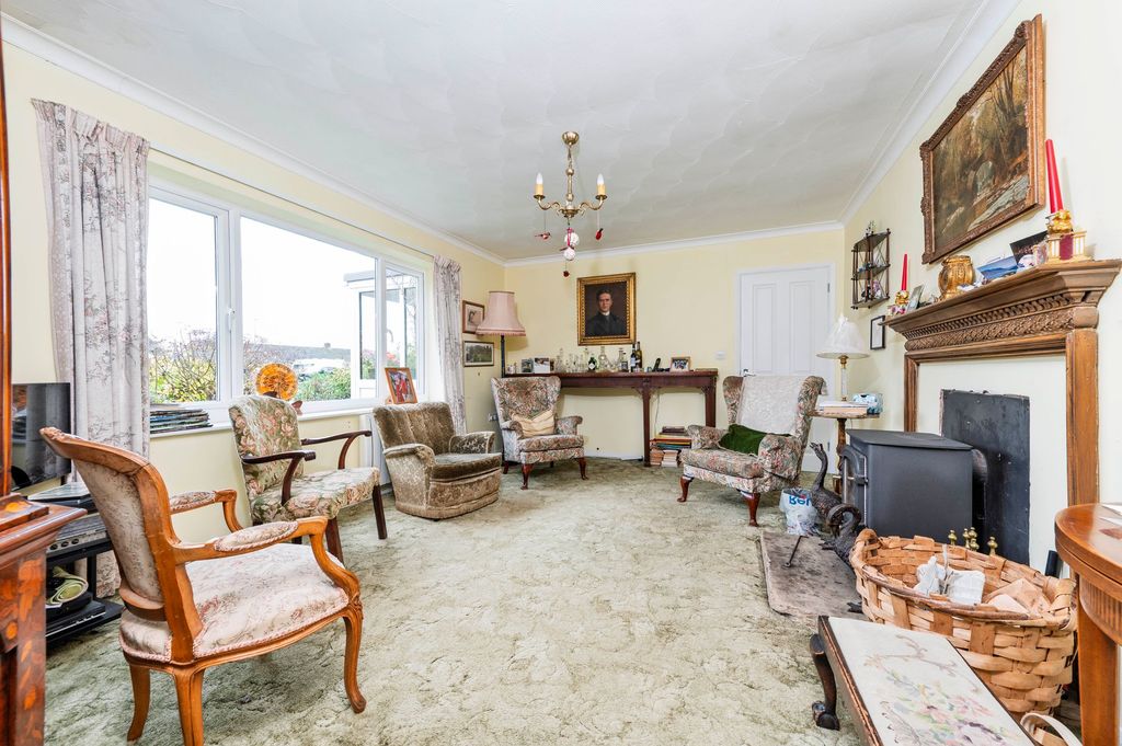 Property photo 3 of 22 Living Room