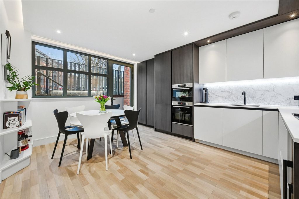 Property photo 3 of 12 Picture No. 18