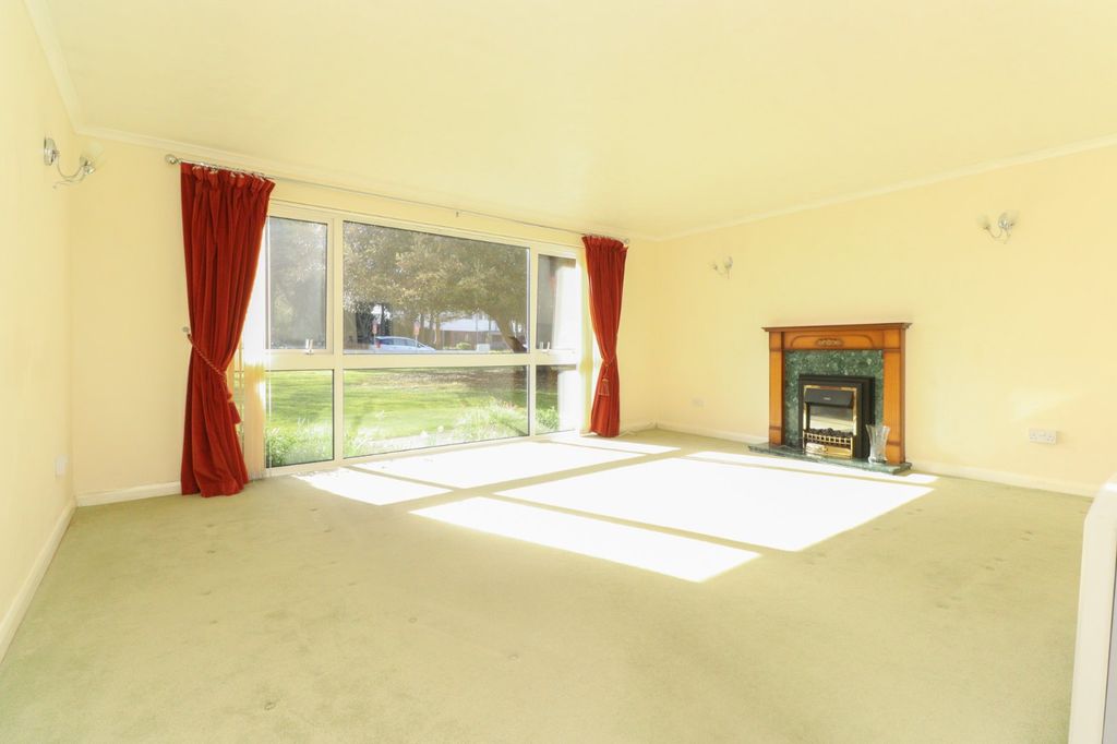 Property photo 2 of 12 Picture 2