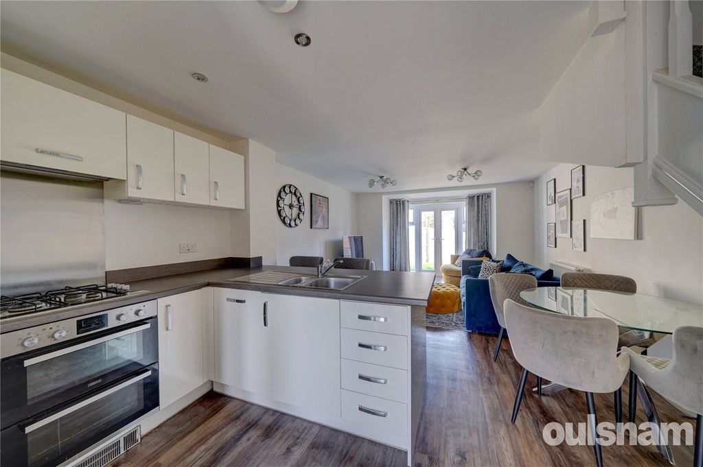 Property photo 2 of 21 Picture No. 18