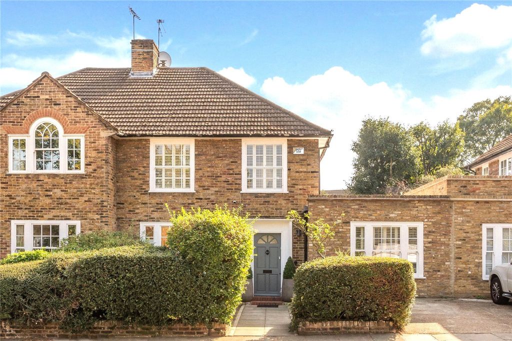 Property photo 2 of 18