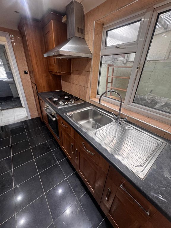 Property photo 1 of 13 3 Bed Terraced House To Rent Friars Road, London E6