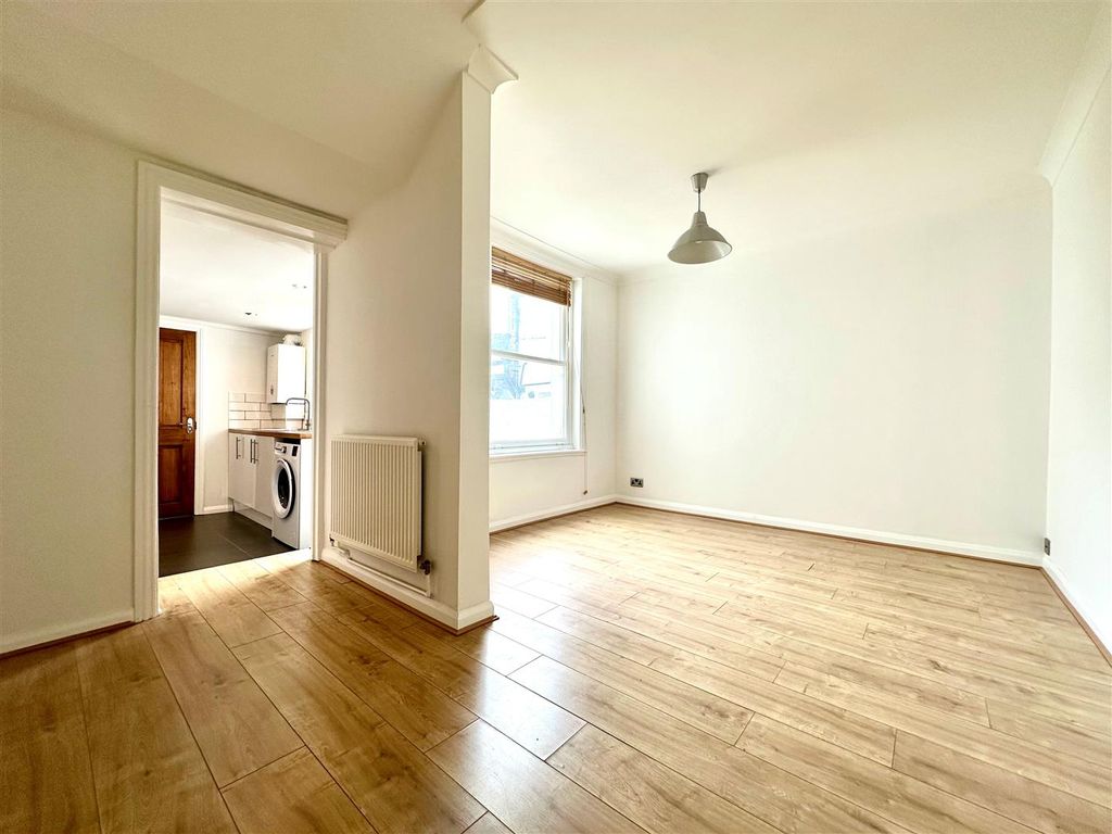 Property photo 3 of 21 26.Jpg