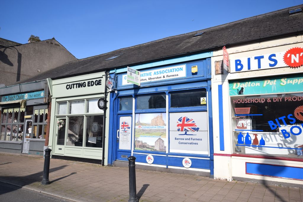 Property photo 1 of 11 Frontage