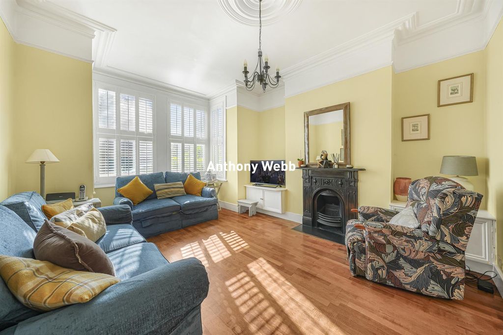 Property photo 2 of 15 Reception