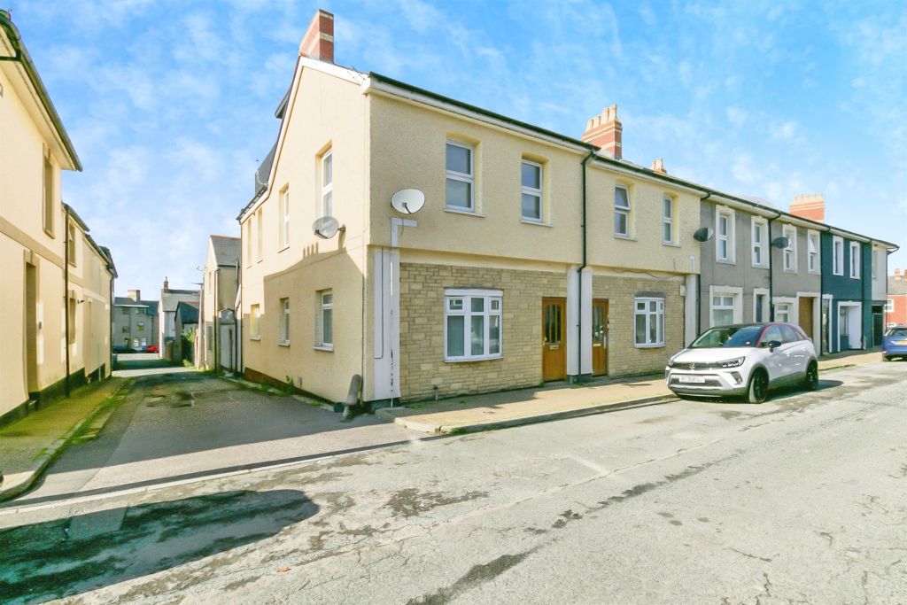 Property photo 1 of 11