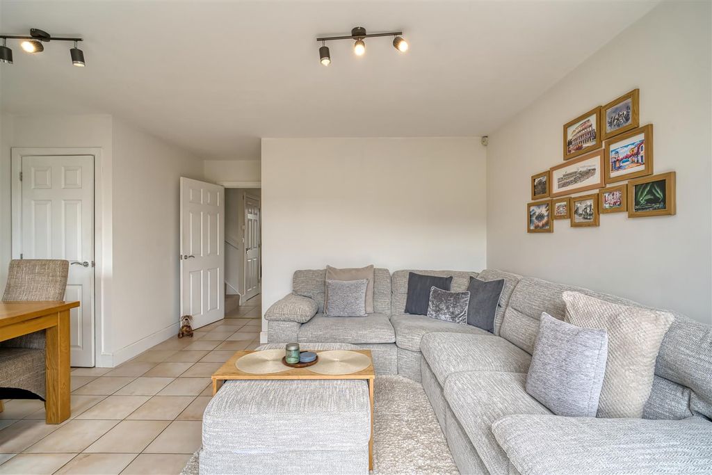 Property photo 2 of 10 Sitting Room