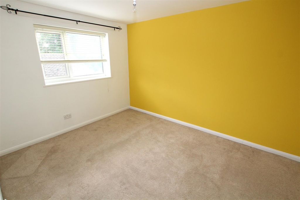 Property photo 2 of 10 2nd Bed.Jpg