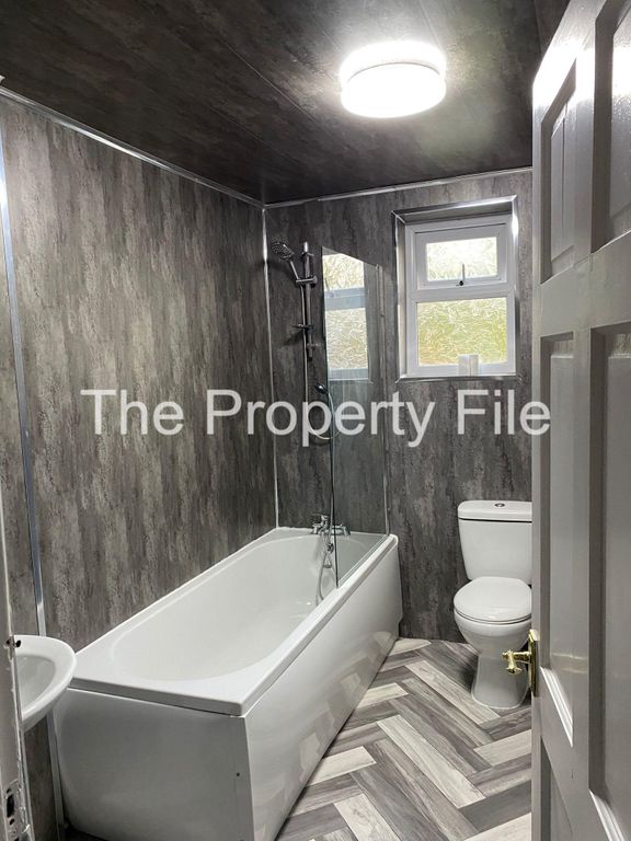 Property photo 1 of 3