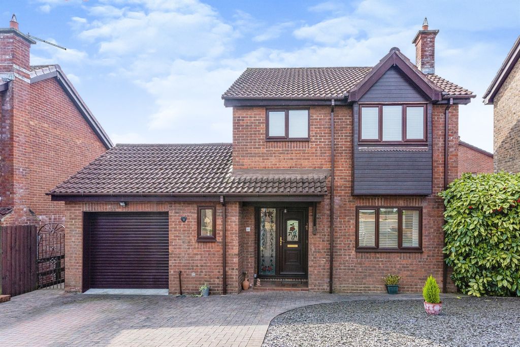 Property photo 1 of 32