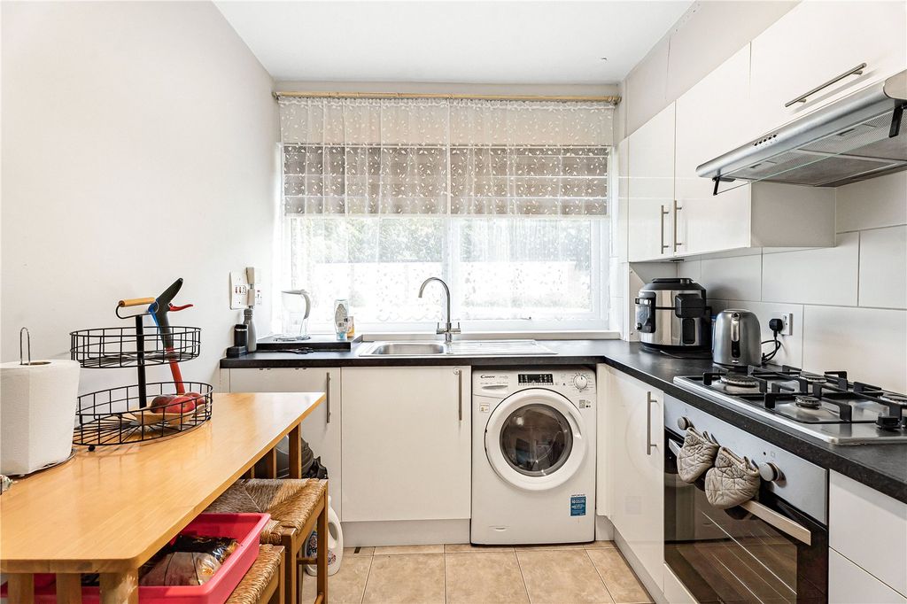 Property photo 3 of 18 Kitchen