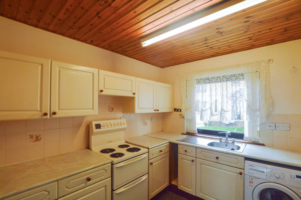 Property photo 3 of 5