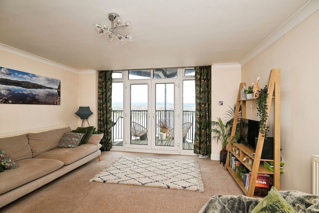 Property photo 3 of 16 Pbox-Img.Jpg