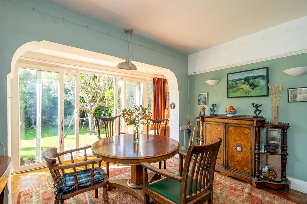 Property photo 3 of 25 Dining Hall.Jpg