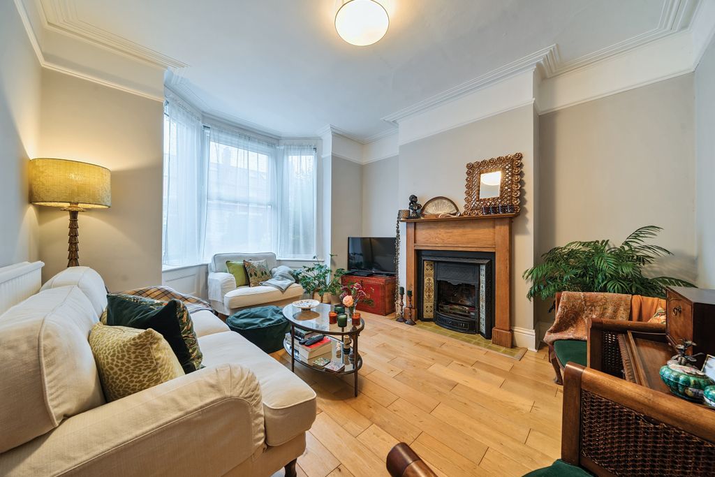 Property photo 2 of 25 Living Room