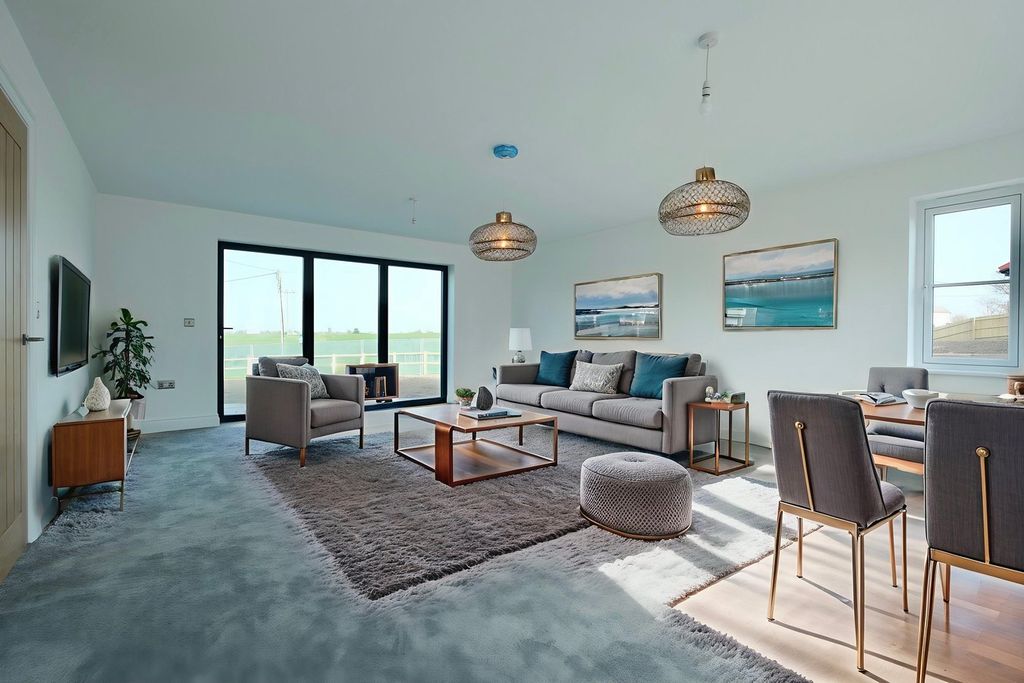 Property photo 3 of 24