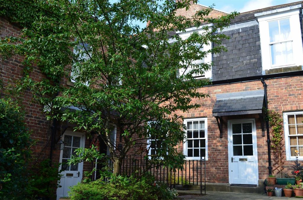 Property photo 3 of 8 Xrtlh4J2Hrt-Qtqo4J9Ytrjzjc8.Jpg