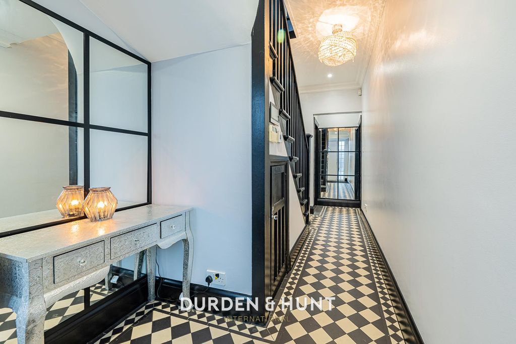 Property photo 2 of 10 Edward-51.Jpg