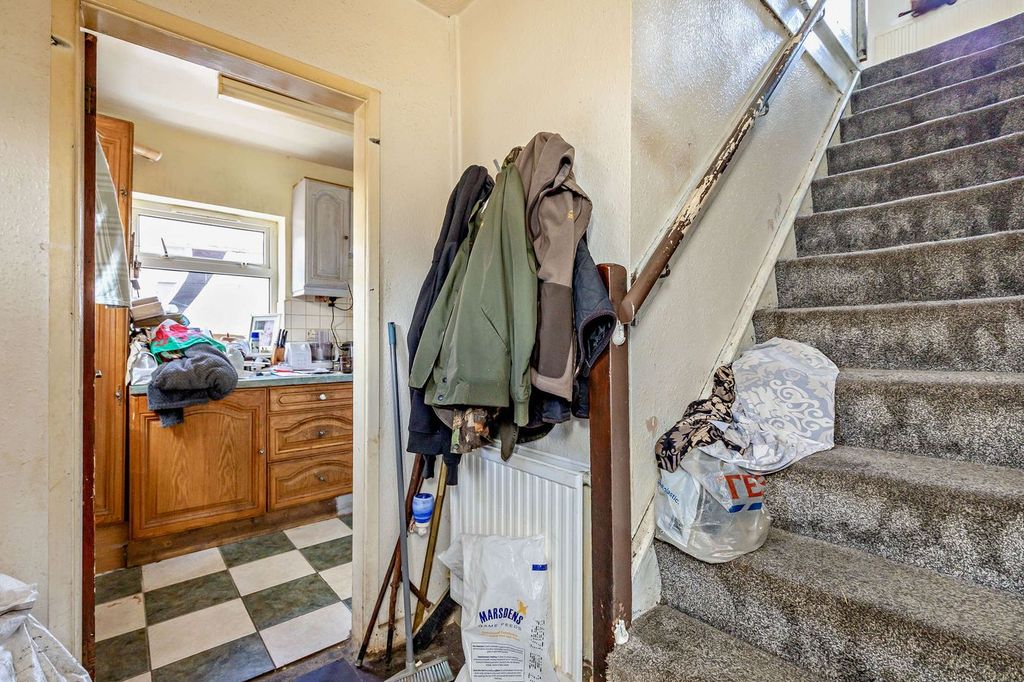 Property photo 2 of 23