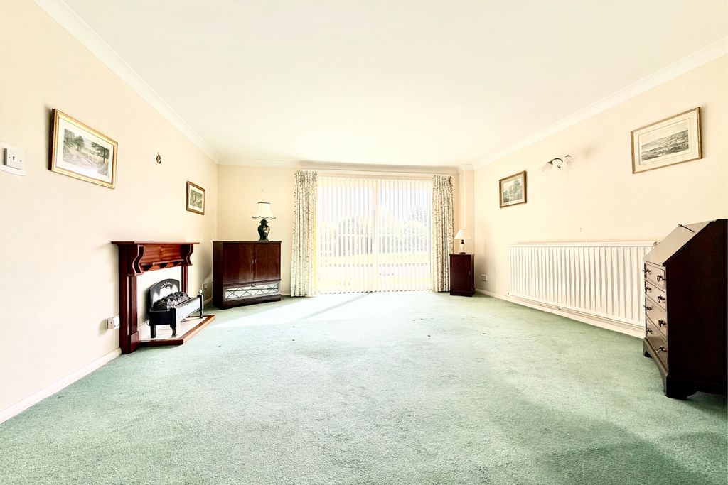 Property photo 3 of 14 Orchardside