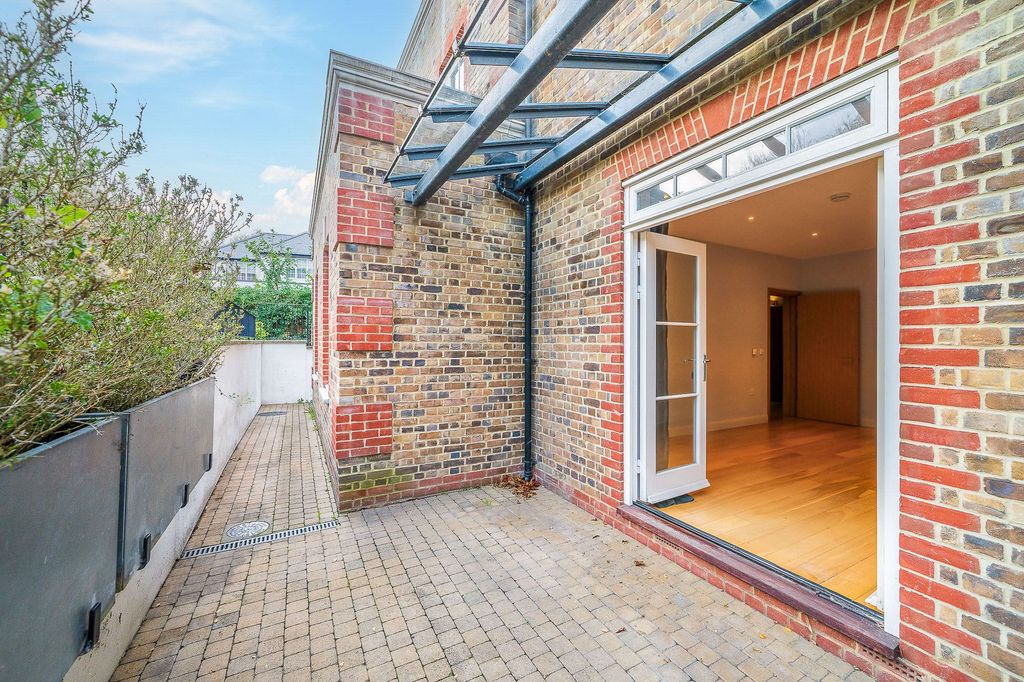 Property photo 2 of 14