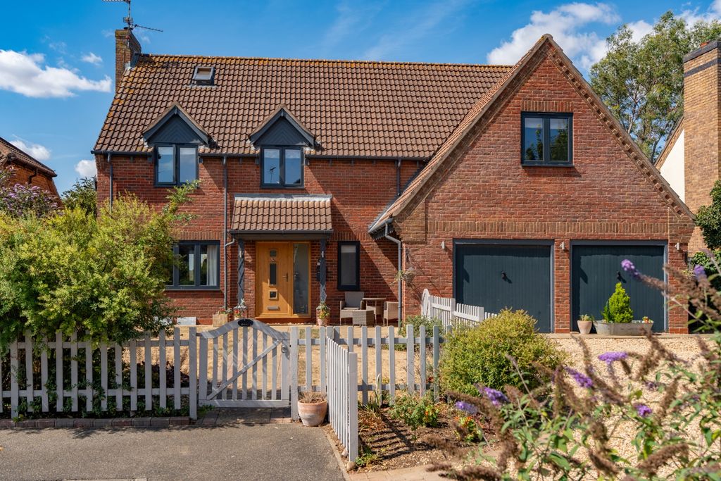 Property photo 1 of 41 Whattoff Way Baston 6 Bedroom Home