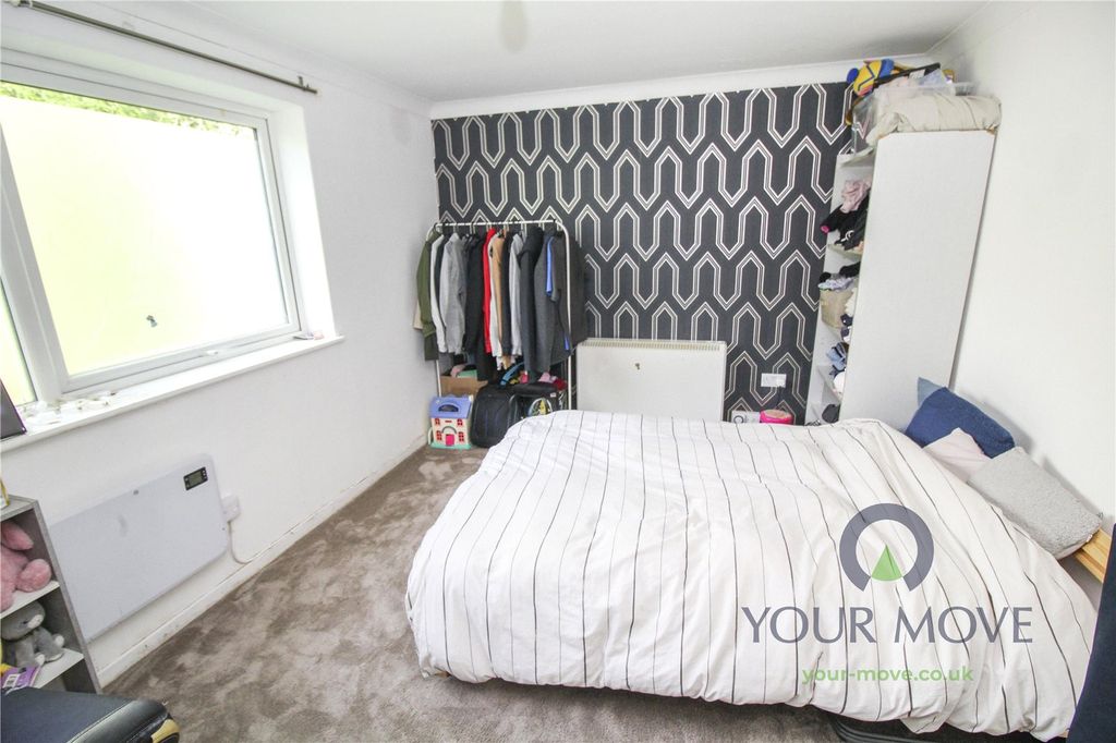 Property photo 3 of 16 Bedroom