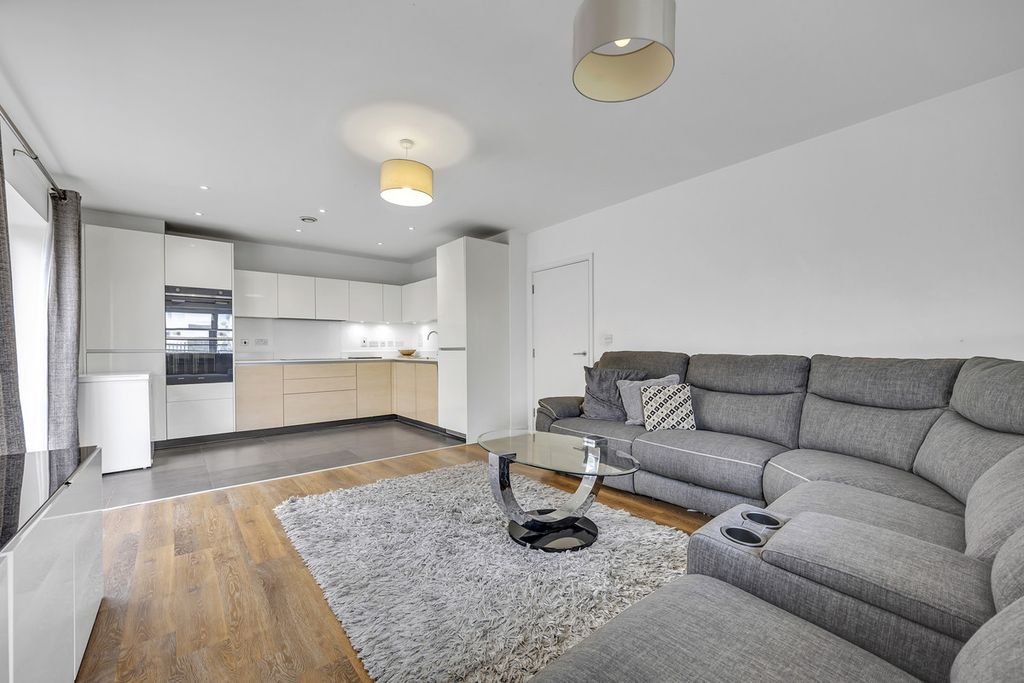 Property photo 2 of 14