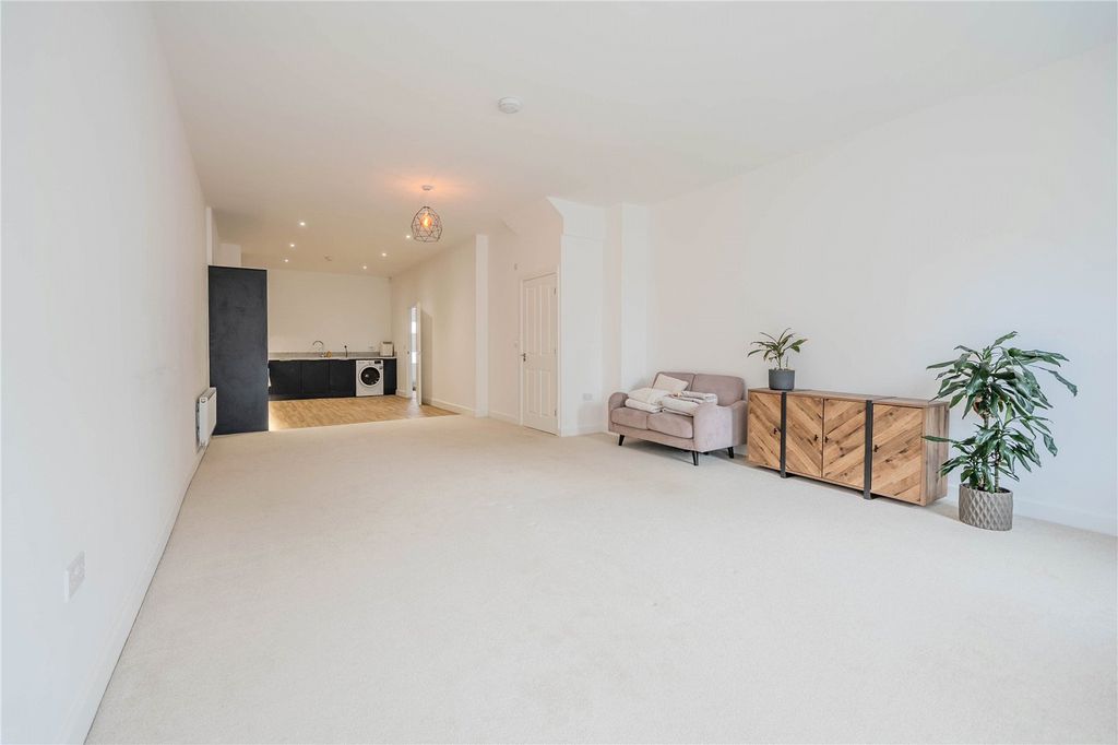 Property photo 3 of 24 Picture No. 36