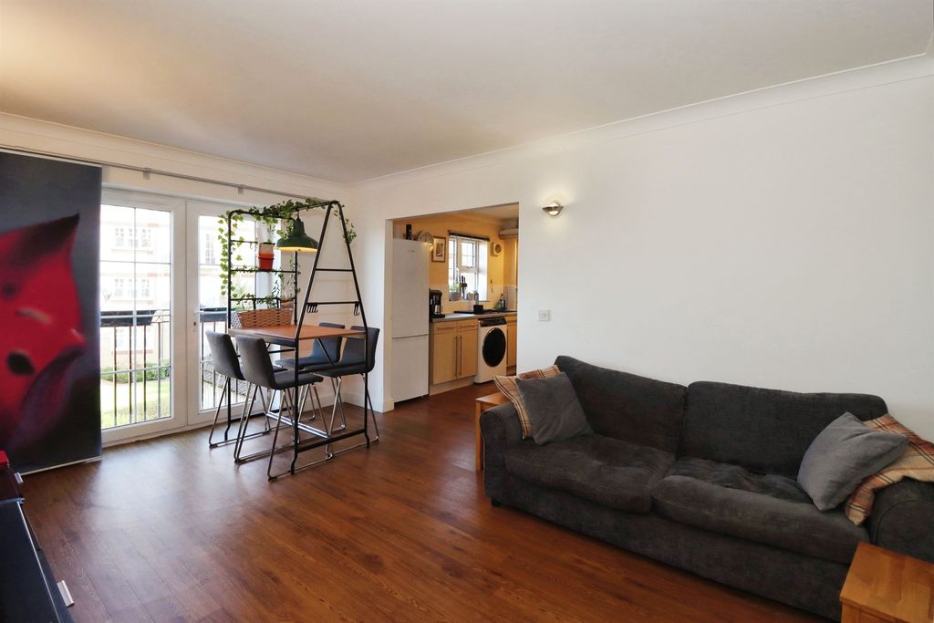 Property photo 3 of 17