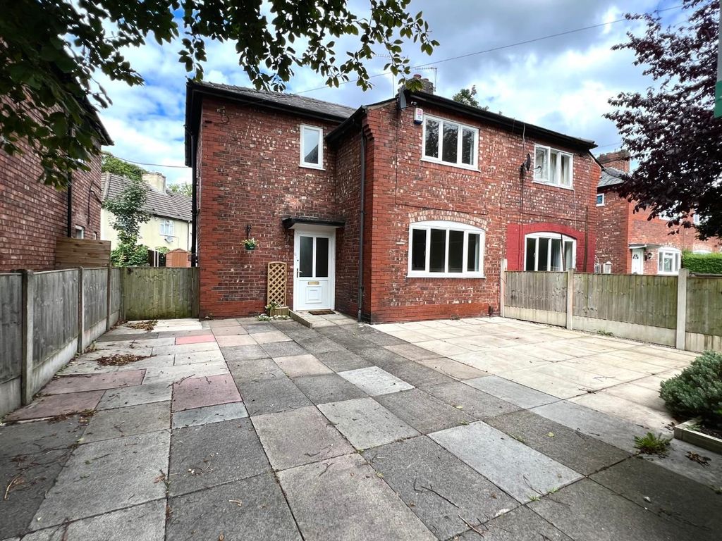Property photo 1 of 19 External