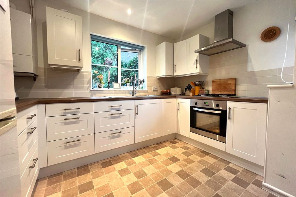 Property photo 2 of 9 Picture No. 25