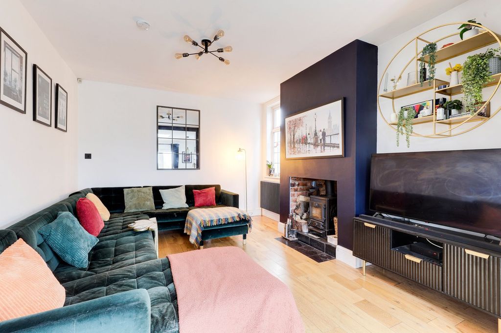 Property photo 3 of 39