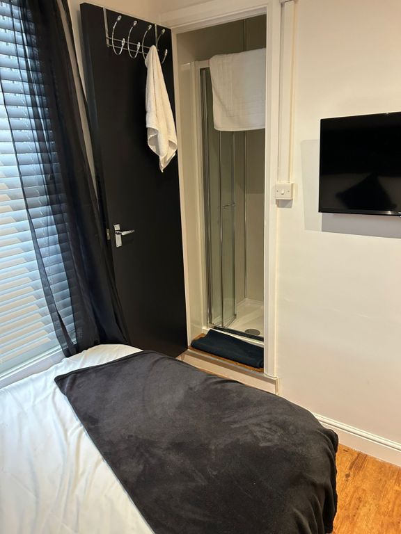 Property photo 3 of 9 Gallery