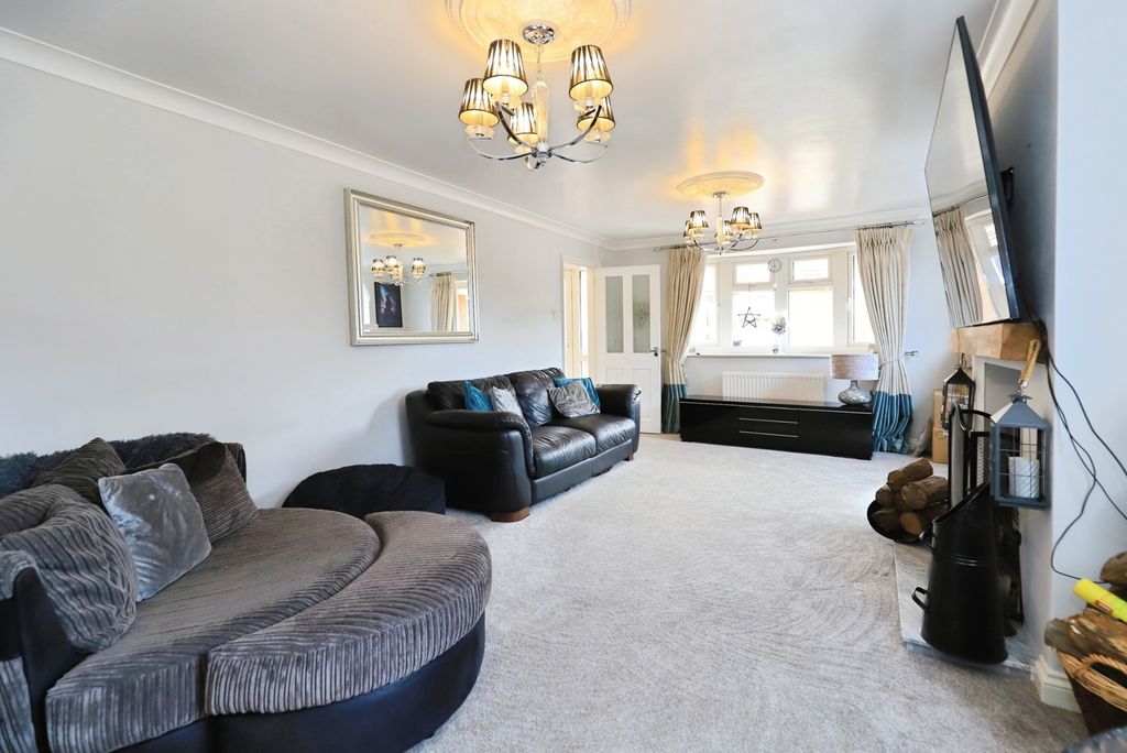 Property photo 3 of 21 Pbox-Img.Jpg