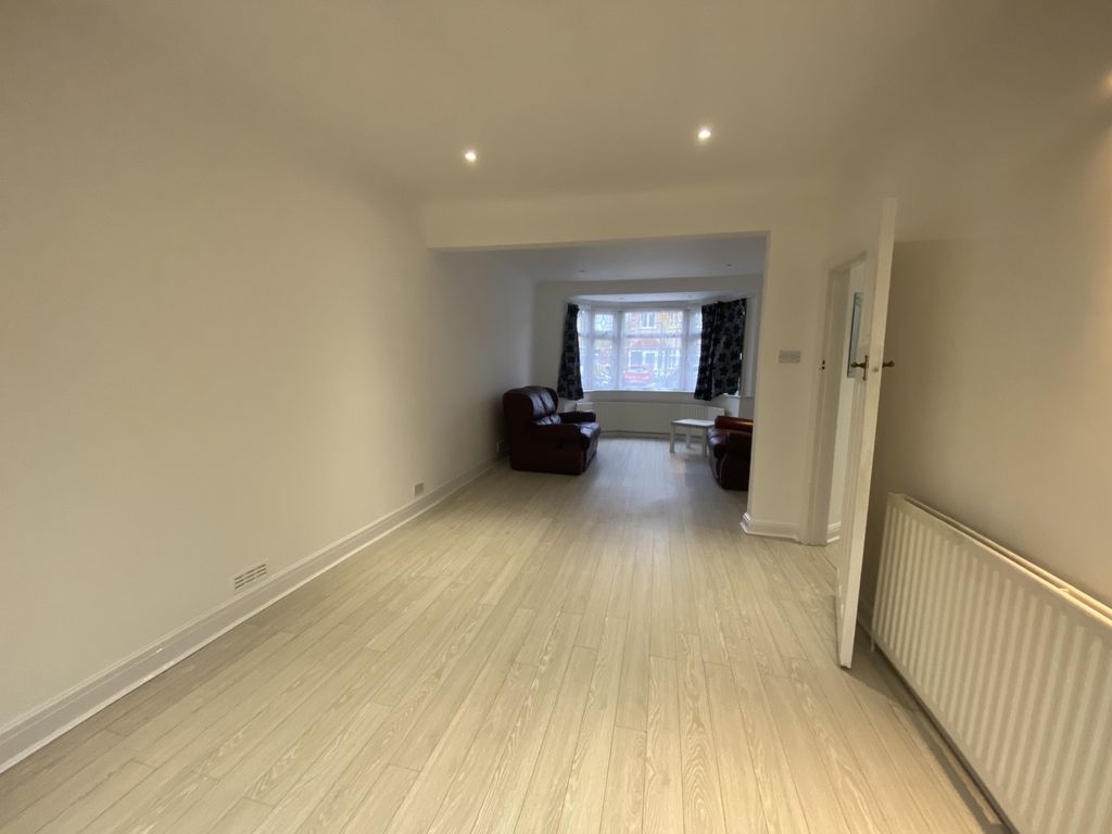 Property photo 3 of 12 Gallery