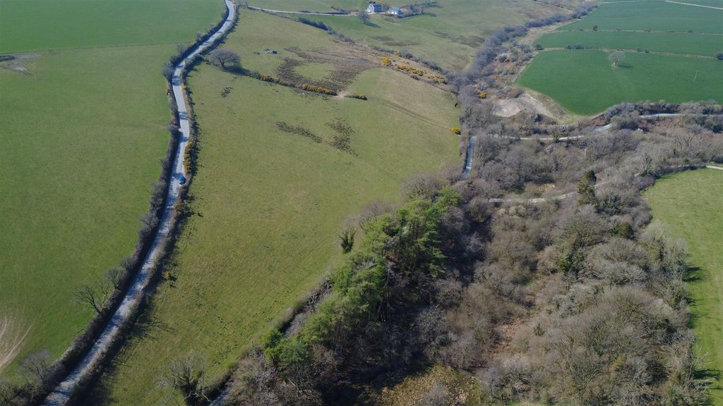 Property photo 1 of 8 Location