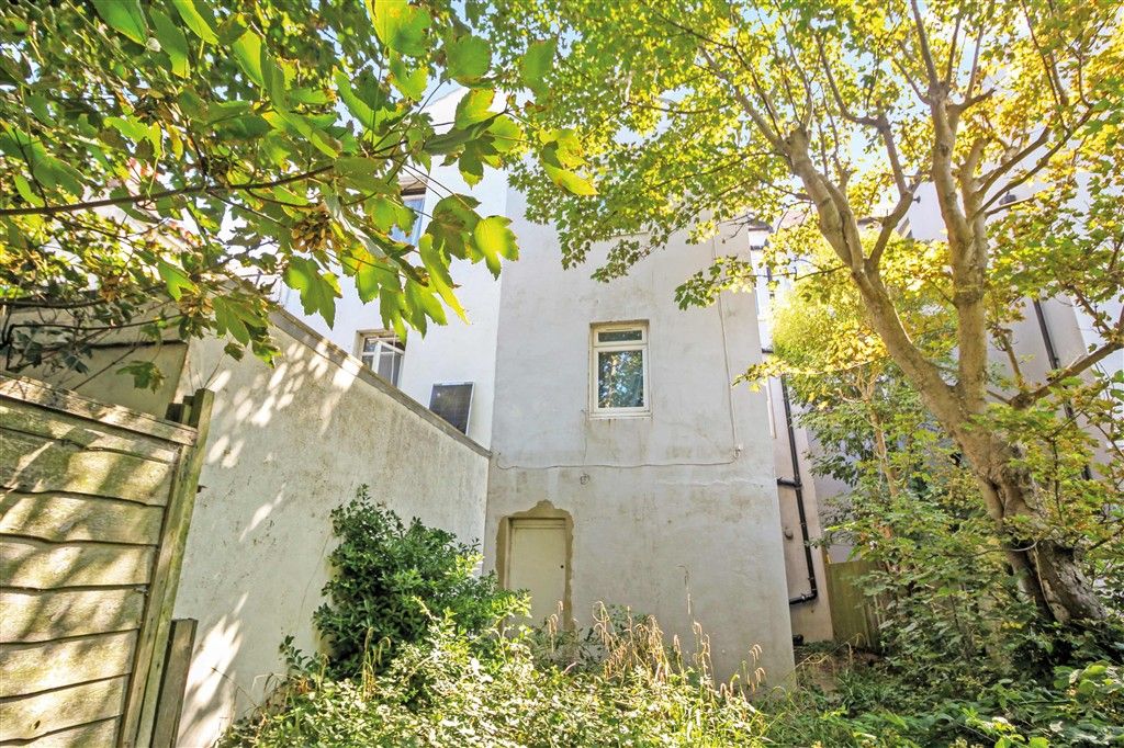 Property photo 2 of 5