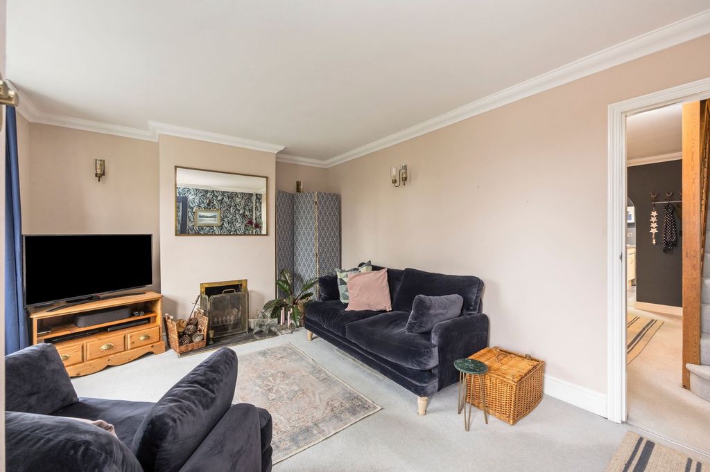 Property photo 2 of 20