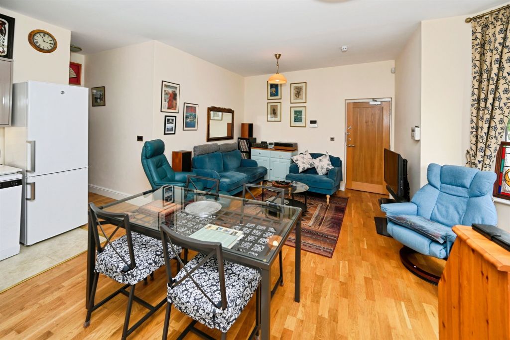 Property photo 3 of 17