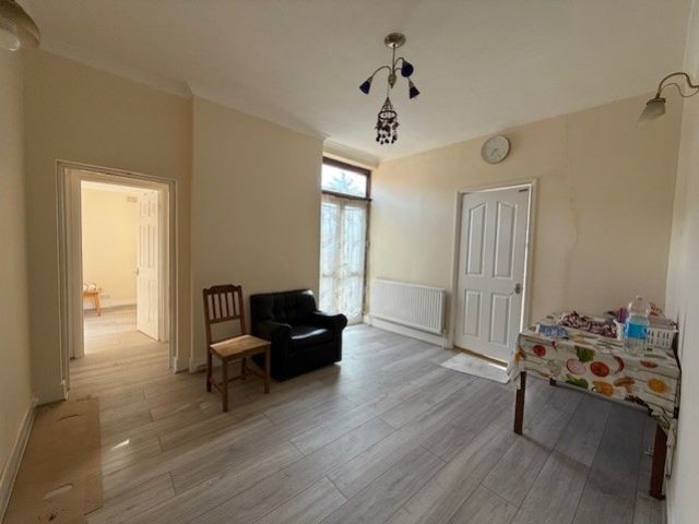 Property photo 2 of 7 1