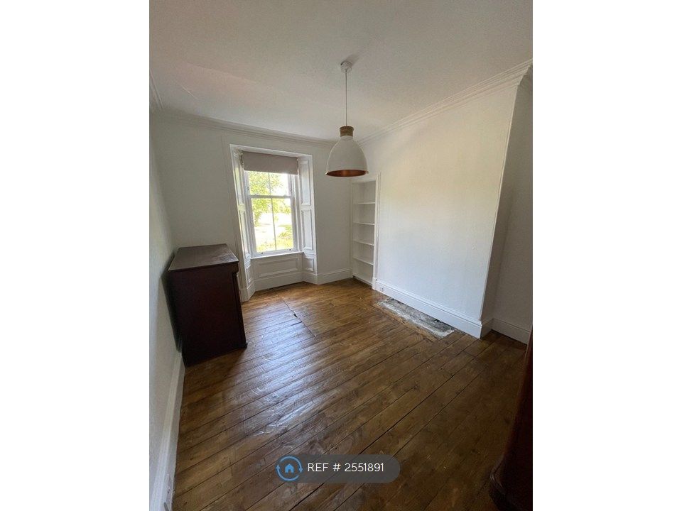 Property photo 2 of 6 Bedroom 1