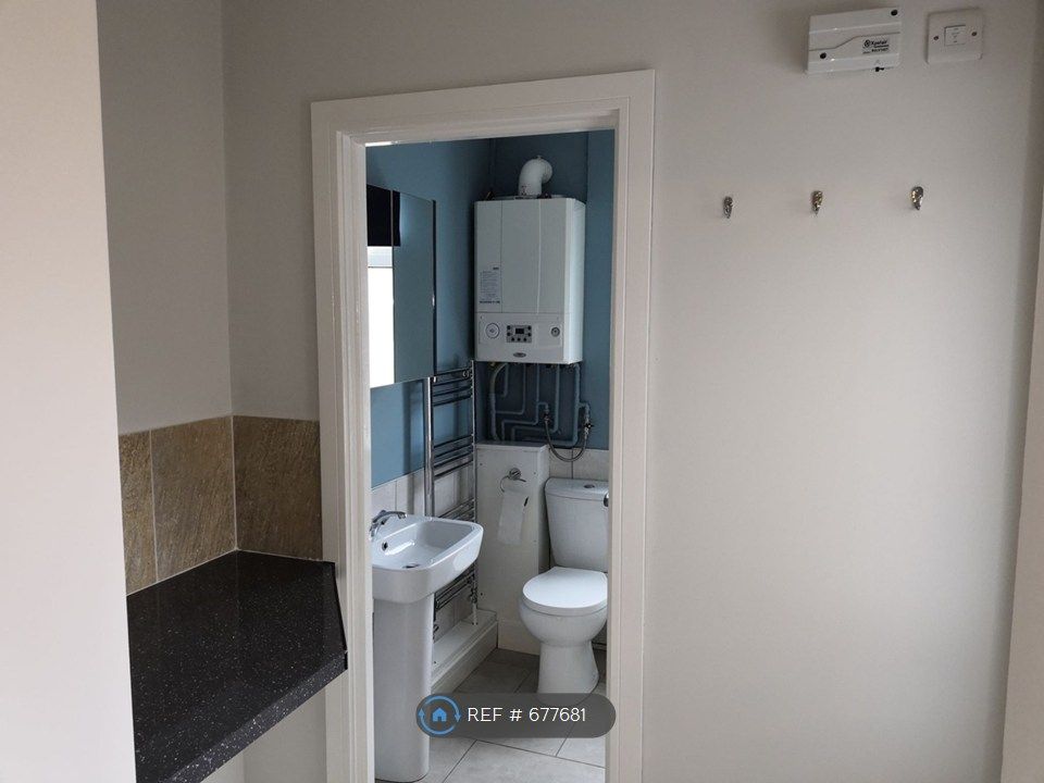 Property photo 3 of 9 Lobby