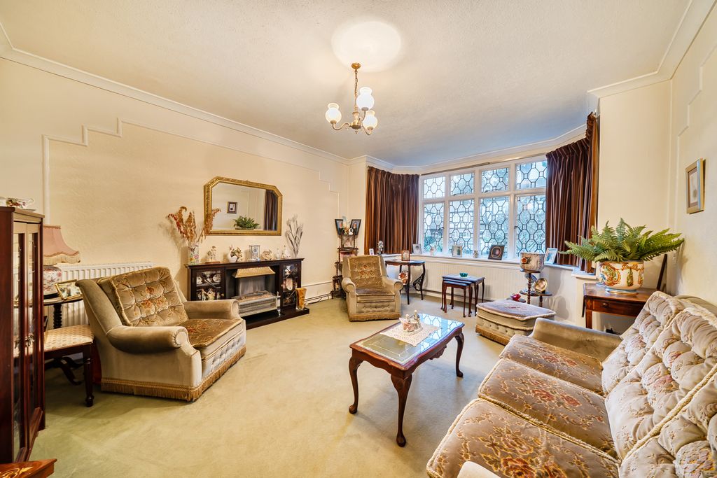 Property photo 2 of 18 Picture No. 11